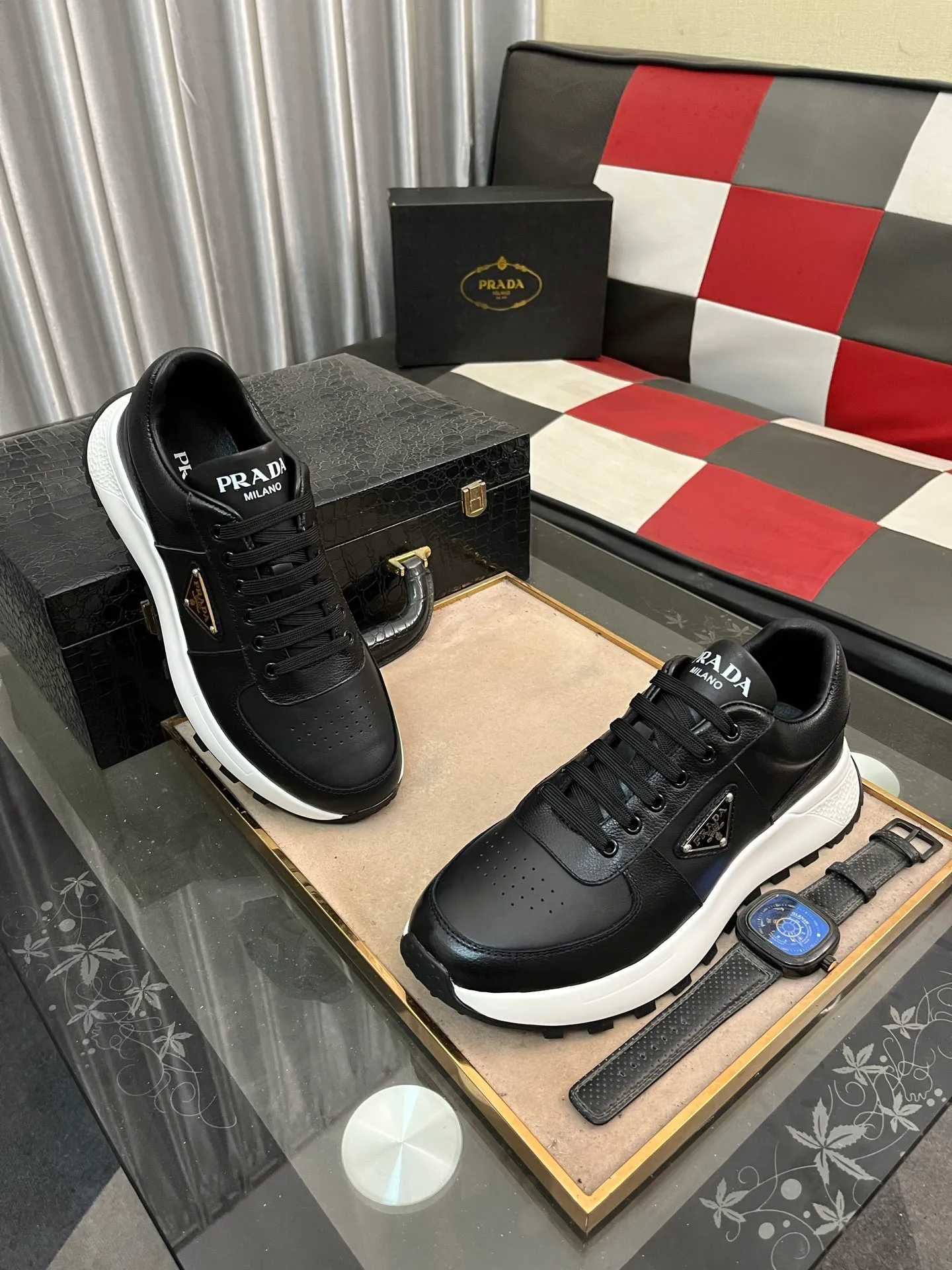 Men's shoes 💰440⌚️⌚️ PRADA [Prada] popular men's shoes, casual shoes and sports shoes! High-end quality 🍀 The upper is made of imported original cowhide 💥 cowhide lining; the original molded outsole. The style is correct and elegant, comfortable and versatile💪 Three quality guarantees. Size: 38-44, 3️⃣colors available.